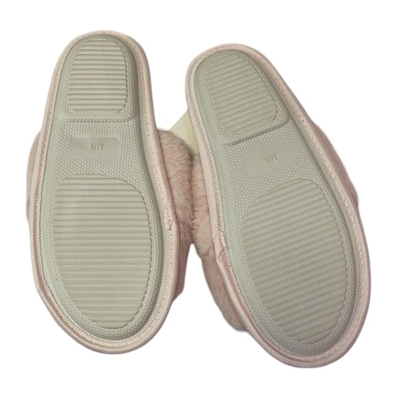 Splendid Slippers - Picture 2 of 2